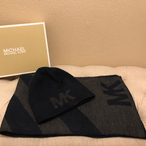 Michael Kors Men's Reversible Scarf and Hat Set